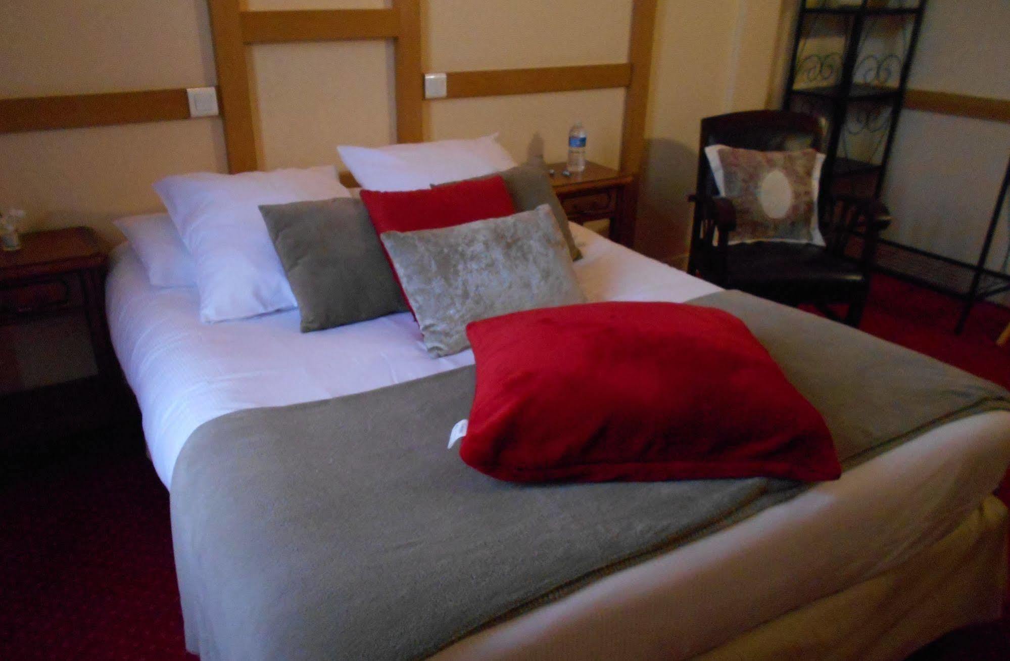Hotel La Capitainerie ชาโตเนิฟ-ซูร์-ลัวร์ ภายนอก รูปภาพ